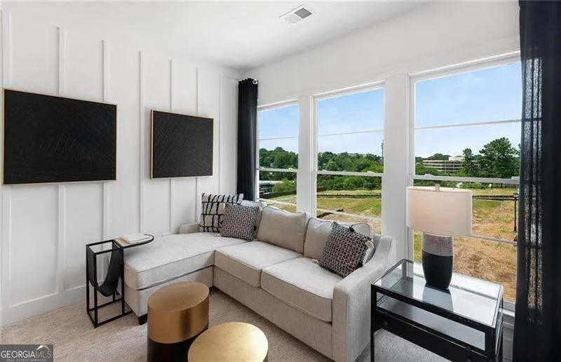 540 Ember LN NW Atlanta, GA 30318