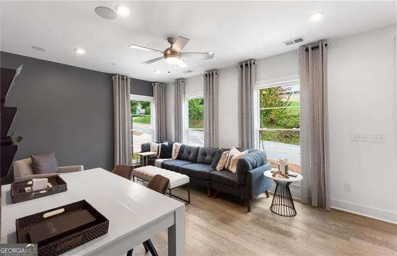 540 Ember LN NW Atlanta, GA 30318