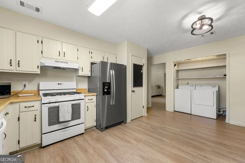 528 Raintree DR Jonesboro, GA 30238