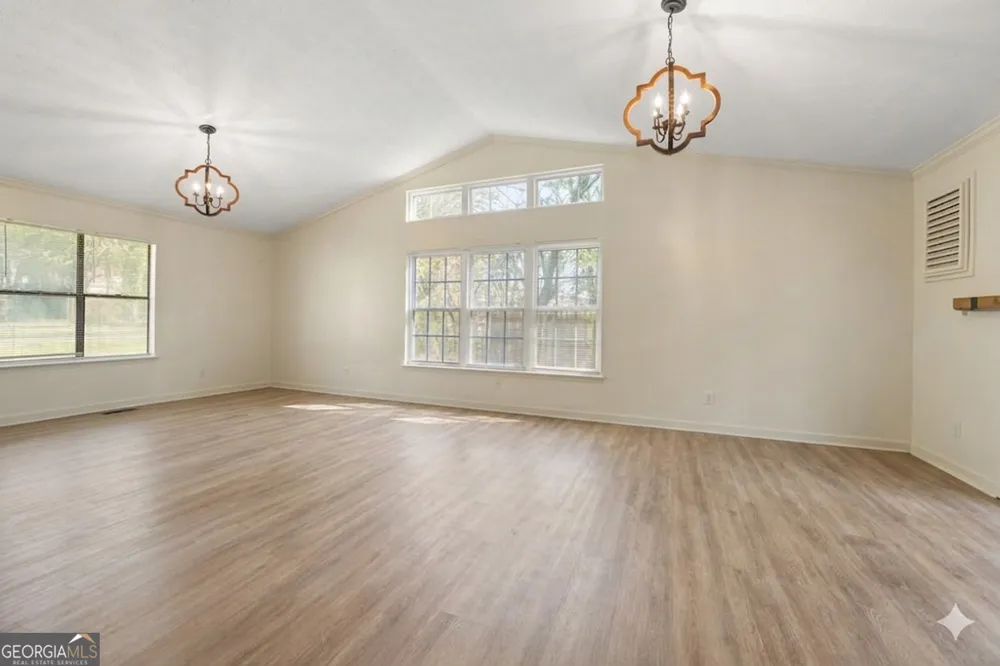 528 Raintree DR Jonesboro, GA 30238