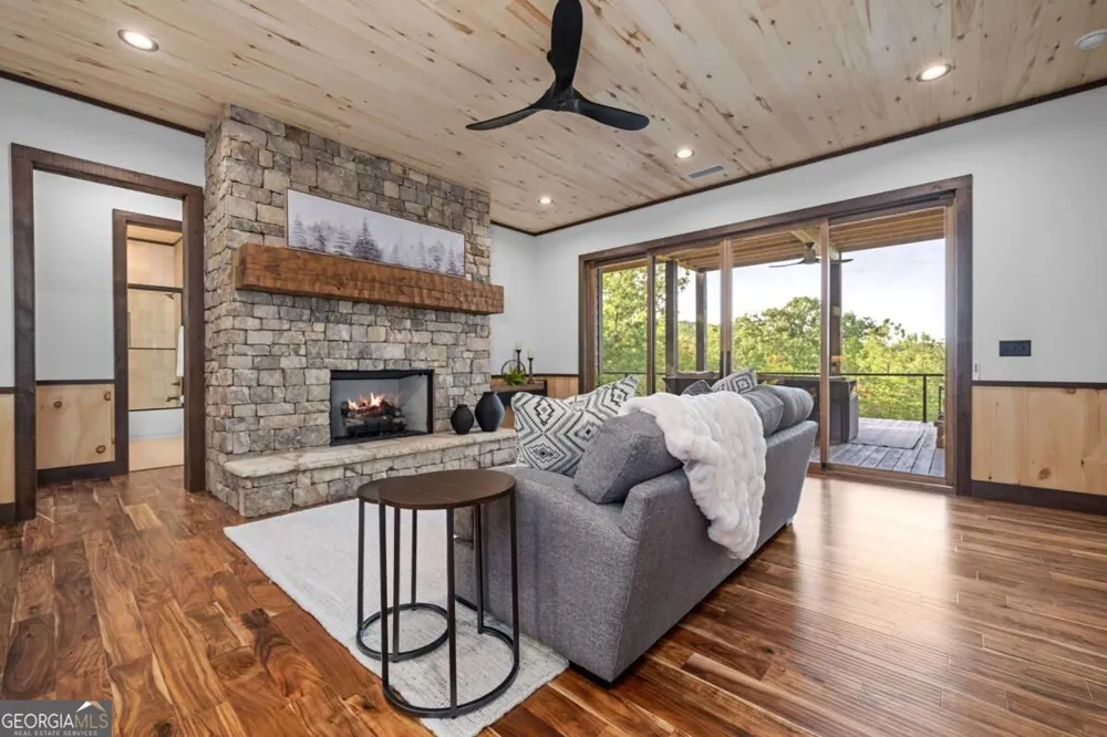 133 Amber RDG Blue Ridge, GA 30513