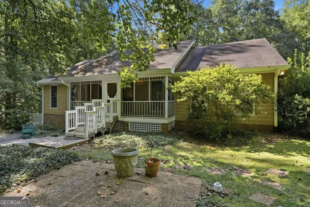 724 Clarke TRL Dacula, GA 30019
