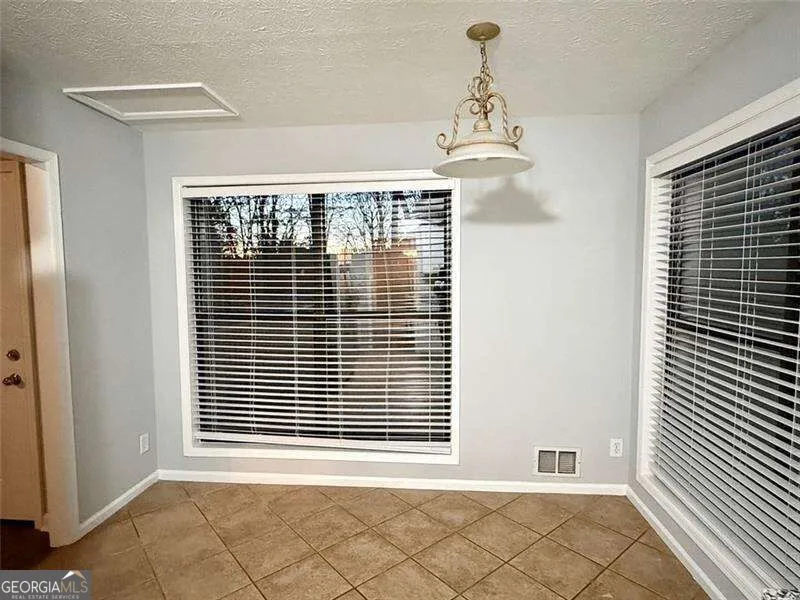 2707 HAWK DR NE Marietta, GA 30066