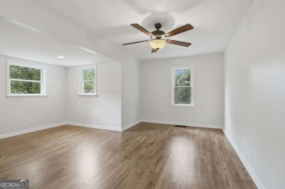 6815 Bannister RD Cumming, GA 30028