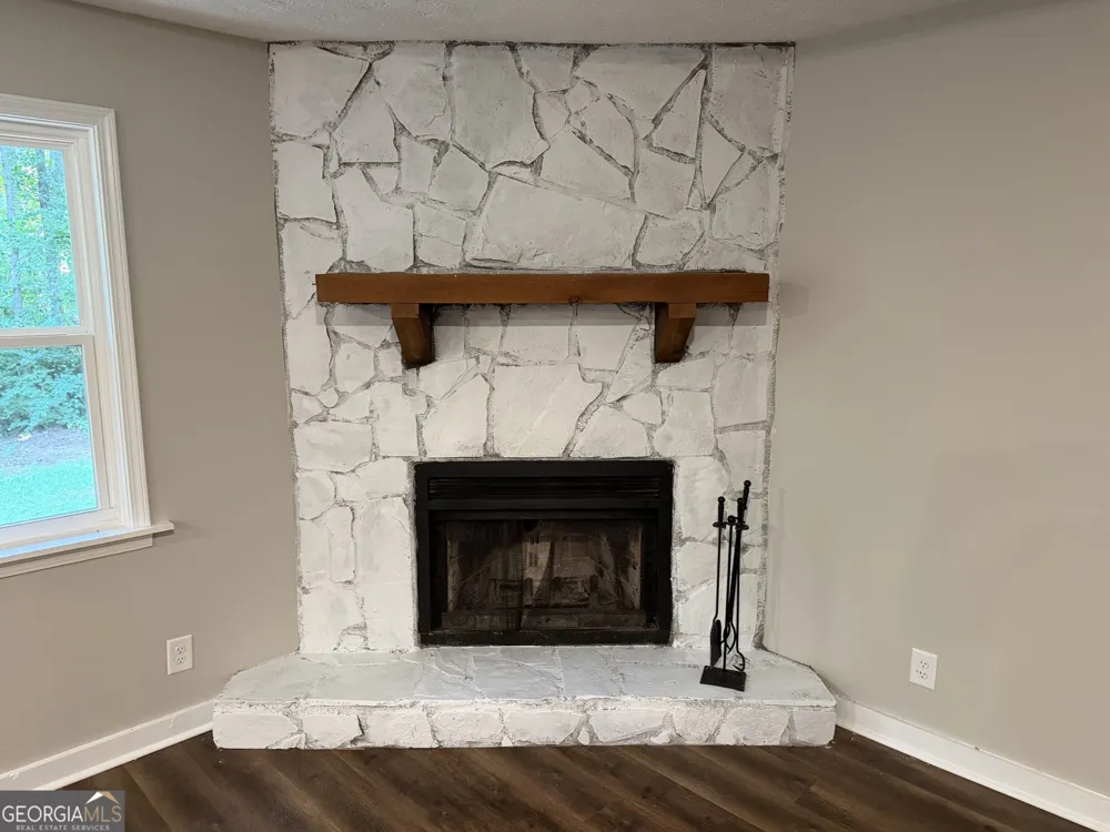 613 Blue Flag LN Fairburn, GA 30213
