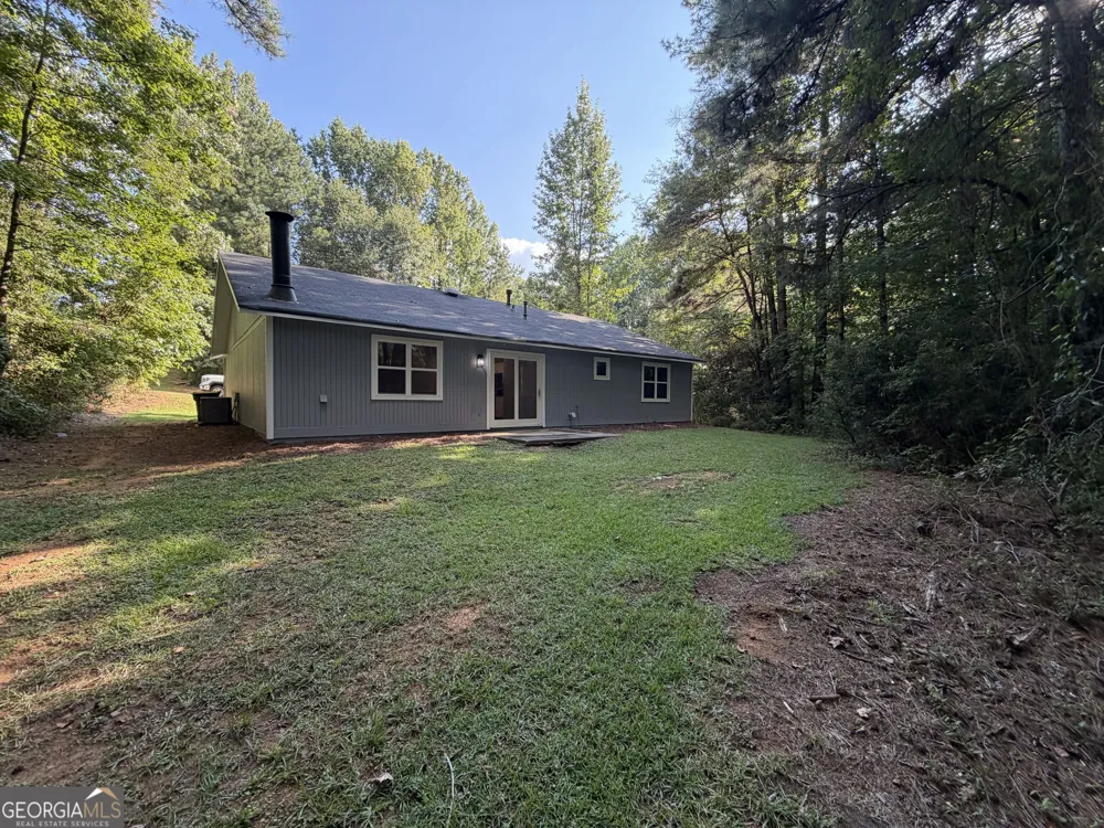 613 Blue Flag LN Fairburn, GA 30213