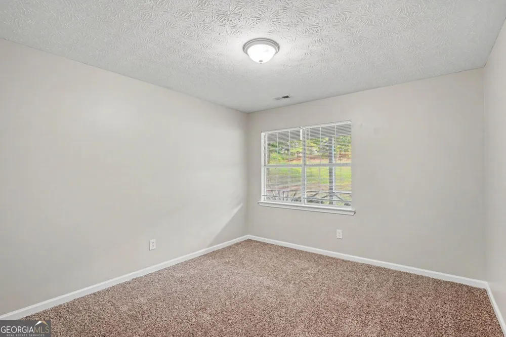 495 Robin RD Covington, GA 30016