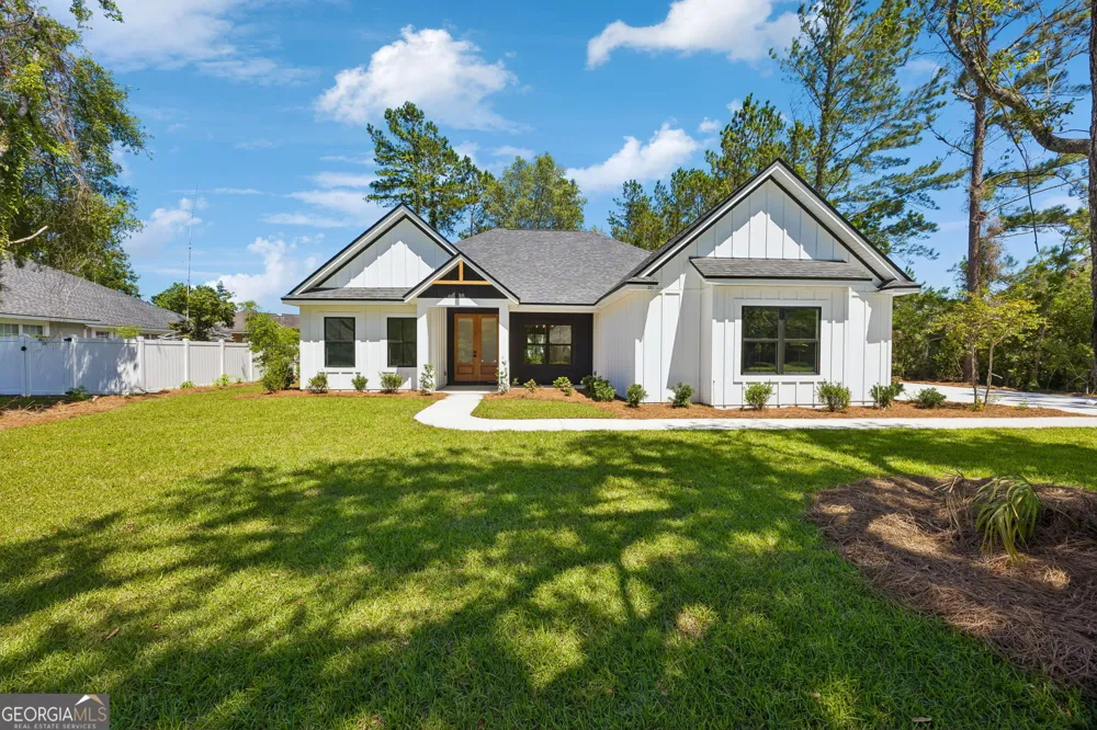 102 Tidewater CIR Kingsland, GA 31548