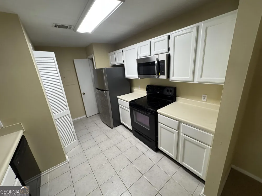 5528 Mountain Springs CIR Stone Mountain, GA 30088