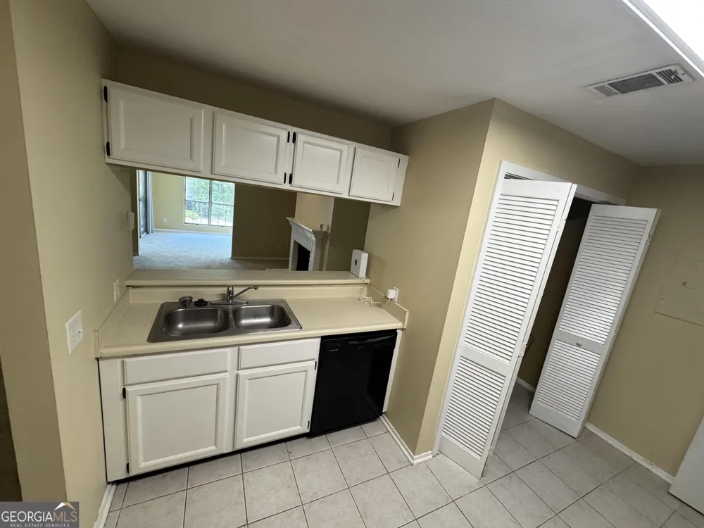 5528 Mountain Springs CIR Stone Mountain, GA 30088