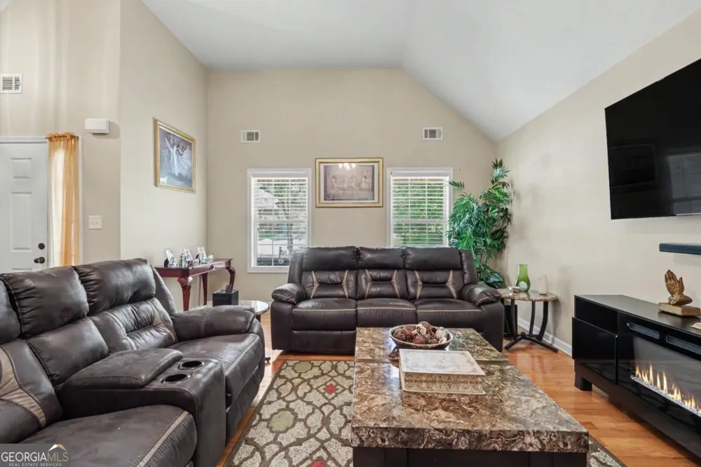 8001 Gossamer DR Fairburn, GA 30213
