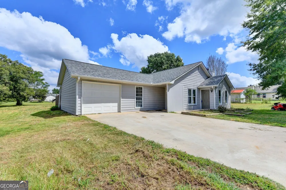 2725 Milton Bryan DR Loganville, GA 30052