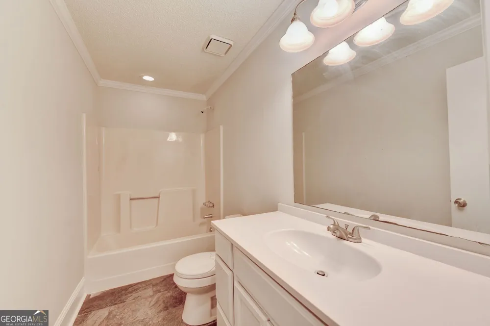 2725 Milton Bryan DR Loganville, GA 30052