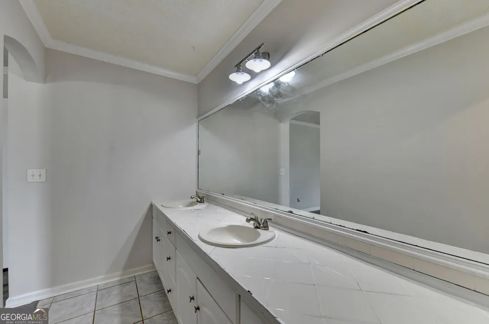 2725 Milton Bryan DR Loganville, GA 30052
