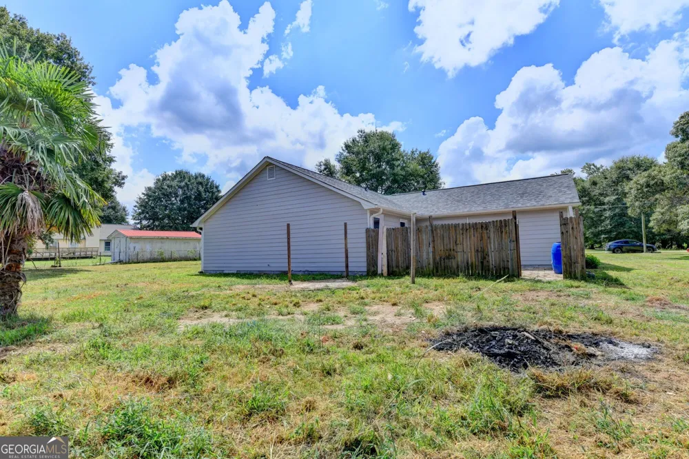2725 Milton Bryan DR Loganville, GA 30052