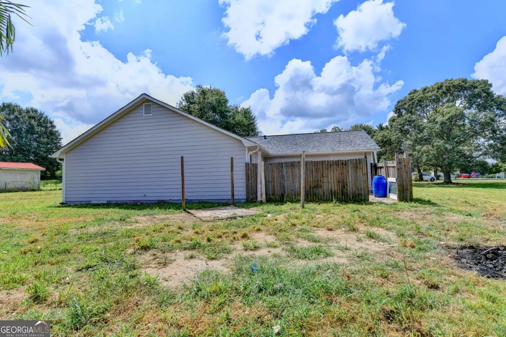 2725 Milton Bryan DR Loganville, GA 30052