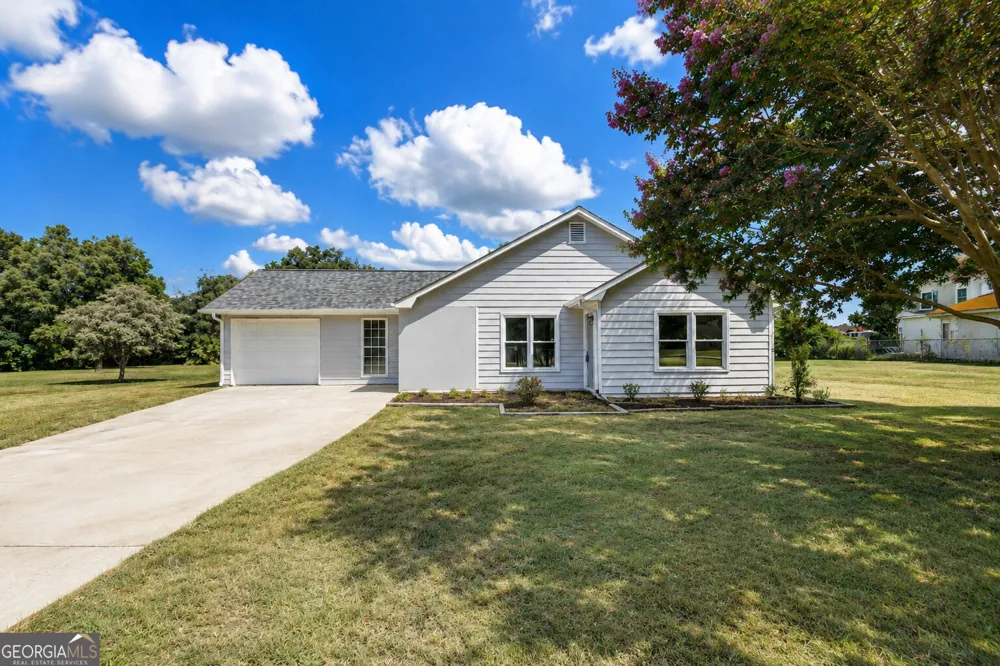 2725 Milton Bryan DR Loganville, GA 30052