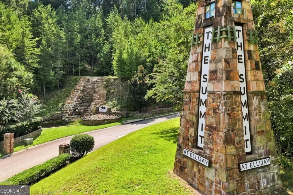 128 Summit View DR Ellijay, GA 30540