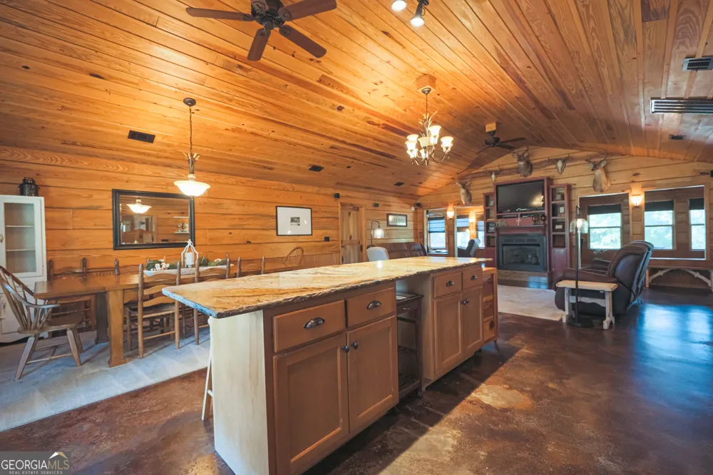 3733 Oak Hill RD Blackshear, GA 31516