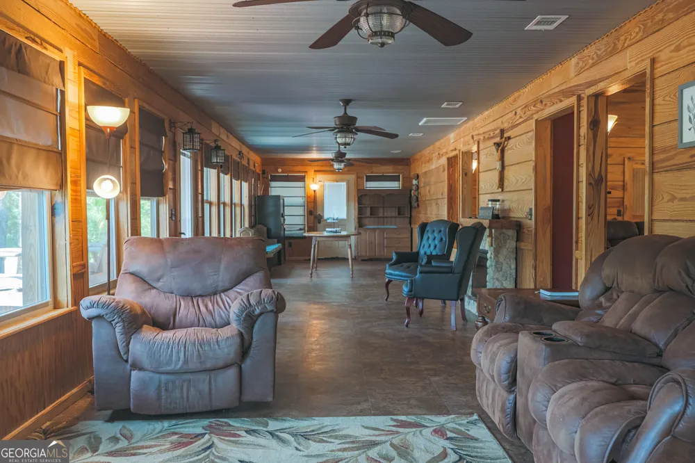 3733 Oak Hill RD Blackshear, GA 31516
