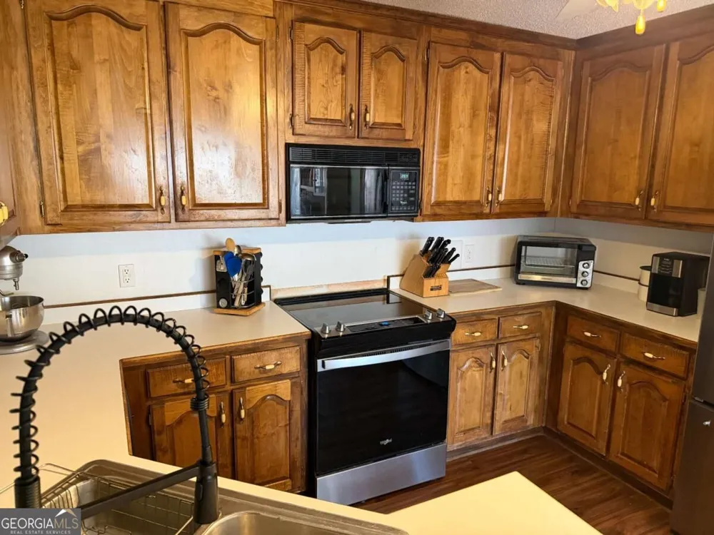 145 Gill Ln Stockbridge, GA 30281