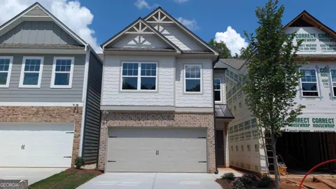 517 Hayes LN