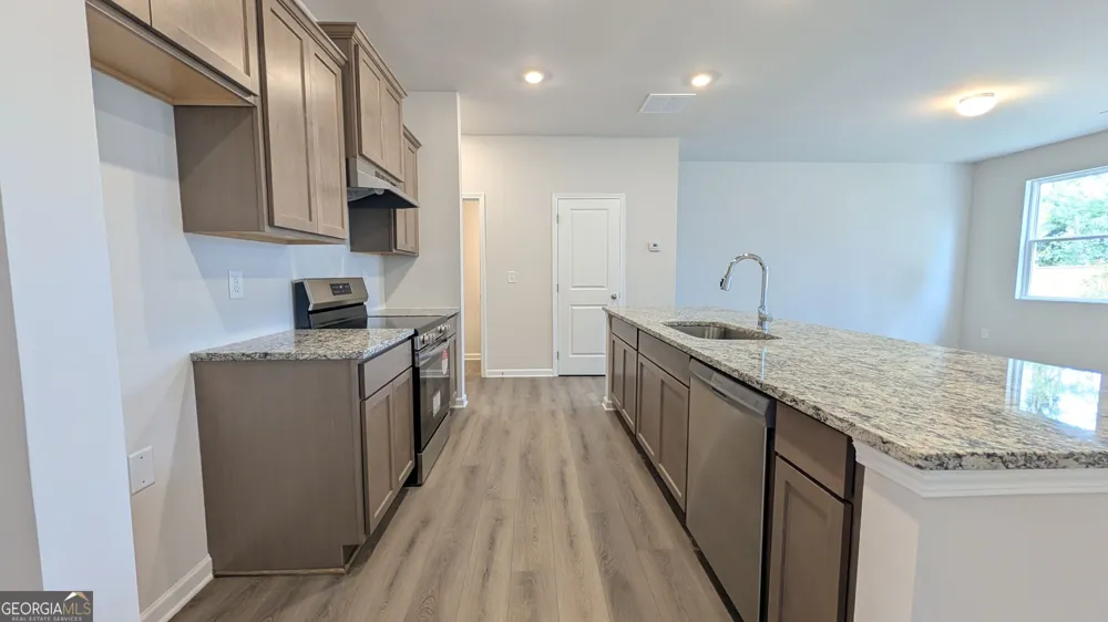 517 Hayes LN Canton, GA 30115