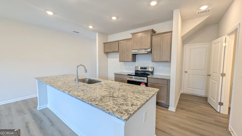 517 Hayes LN Canton, GA 30115