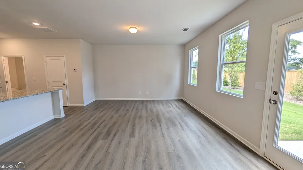 517 Hayes LN Canton, GA 30115