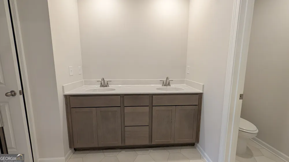 517 Hayes LN Canton, GA 30115