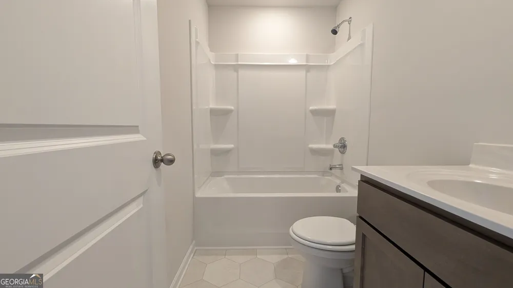 517 Hayes LN Canton, GA 30115