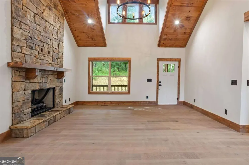 235 Parnell DR Ellijay, GA 30540