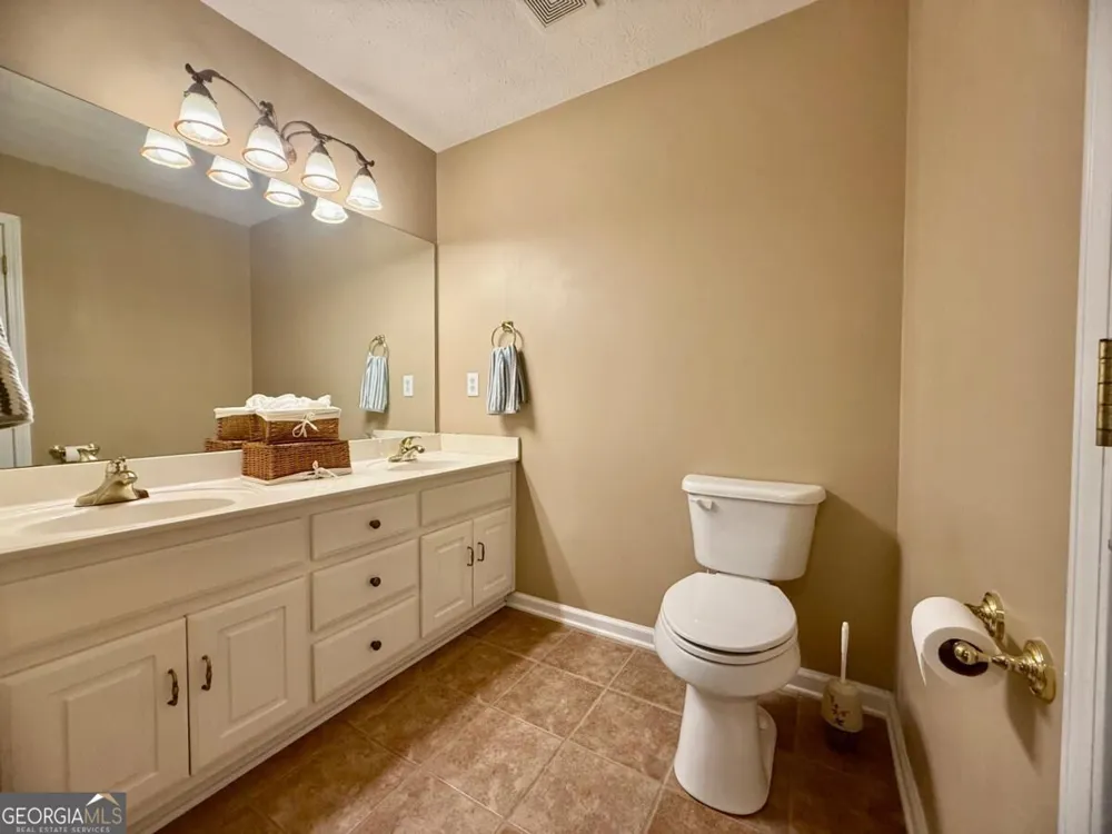148 Swan Sanders RD Hartwell, GA 30643