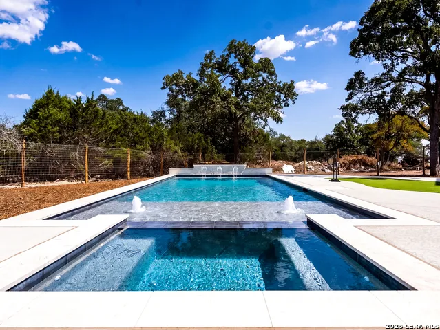 85 RANCH HTS Boerne, TX 78015