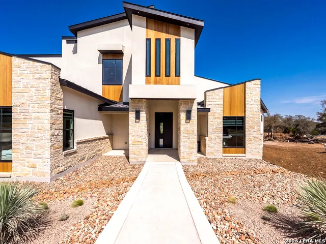 85 RANCH HTS Boerne, TX 78015