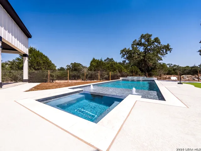 85 RANCH HTS Boerne, TX 78015