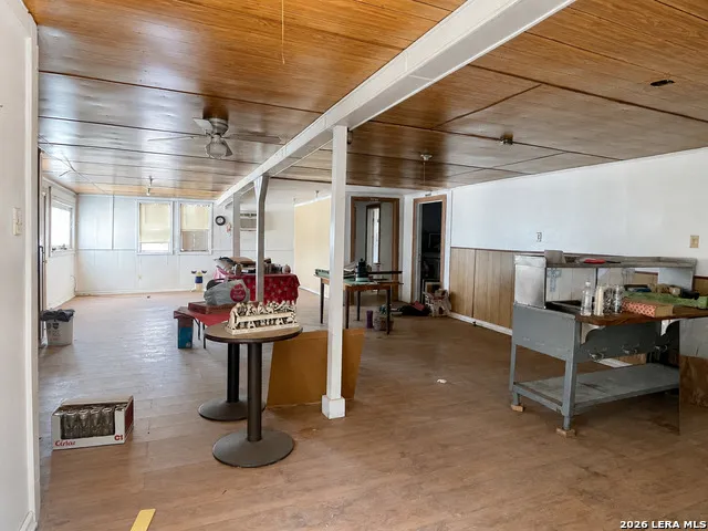3110 COMMERCE ST Campbellton, TX 78008