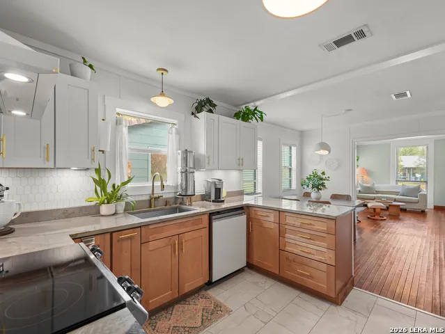 407 Lucille St Kerrville, TX 78028