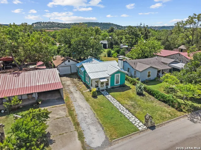 407 Lucille St Kerrville, TX 78028