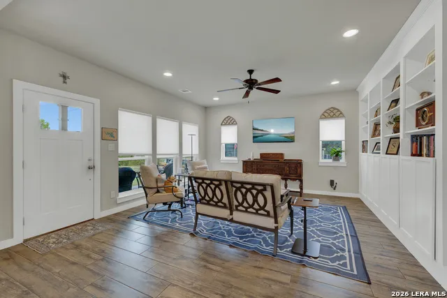 2870 Candlelight Canyon Lake, TX 78133