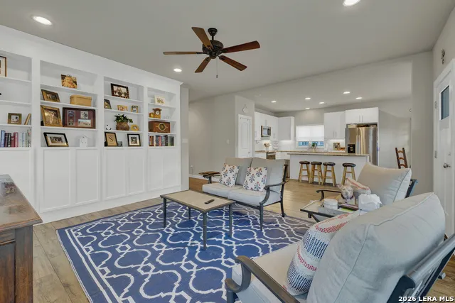 2870 Candlelight Canyon Lake, TX 78133