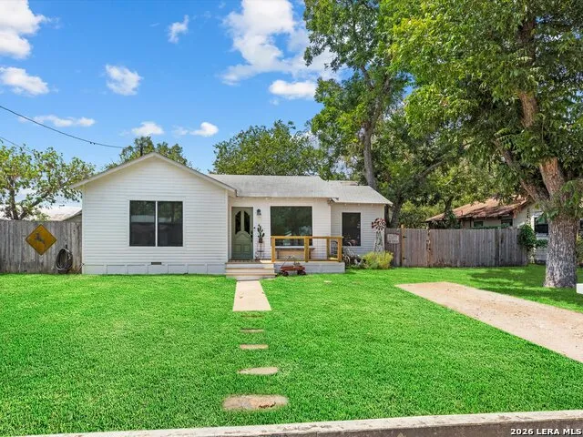 464 S Washington Avenue New Braunfels, TX 78130