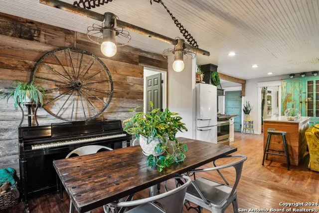 464 S Washington Avenue New Braunfels, TX 78130