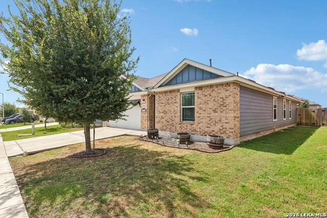 3944 Legend Mdws New Braunfels, TX 78130