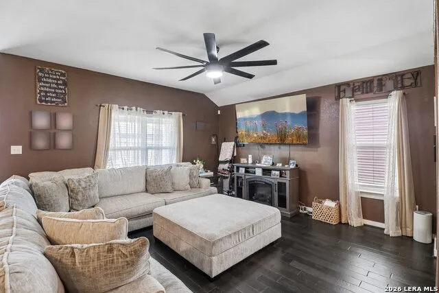 3944 Legend Mdws New Braunfels, TX 78130