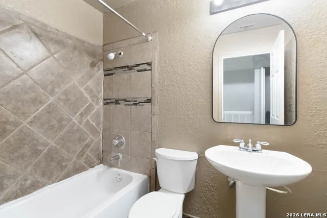 2949 Ash Field Dr San Antonio, TX 78245