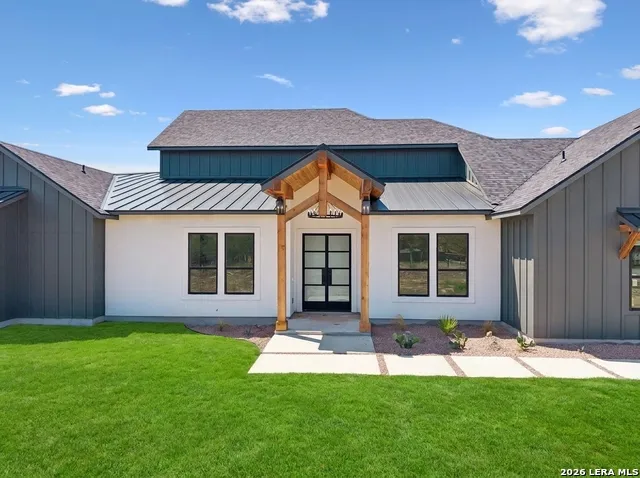 1195 County Road 319 La Vernia, TX 78121