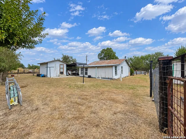 19195 Fm 791 Campbellton, TX 78064