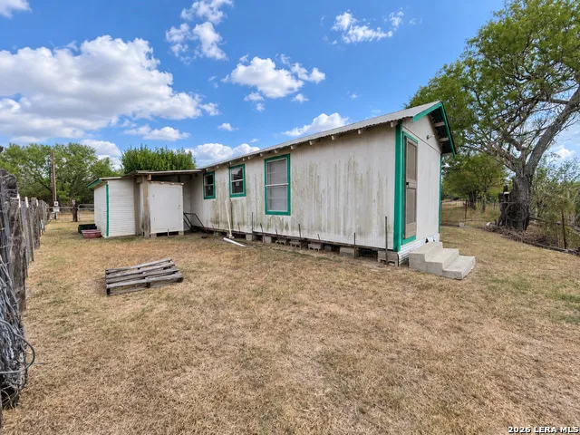 19195 Fm 791 Campbellton, TX 78064