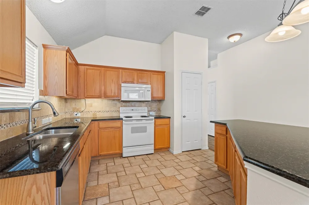 1526 Sugar Bush Trail Allen, TX 75002